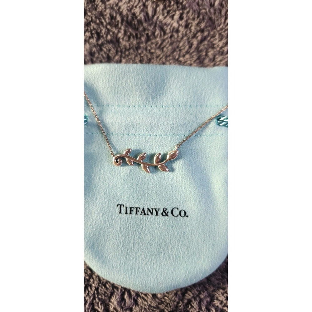 Tiffany & Co. Sterling Silver Paloma Picasso Olive Leaf Vine Necklace 17" w/Bag